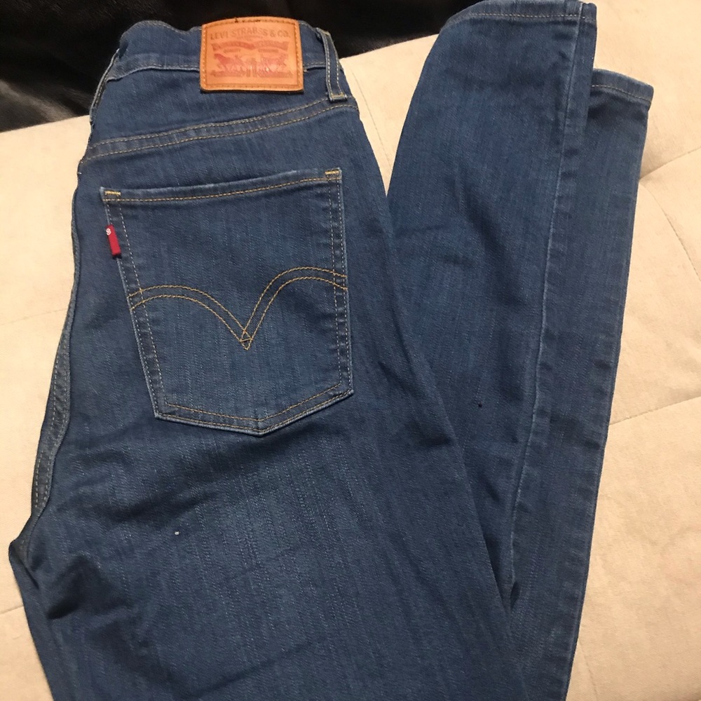 High waisted Levi jeans